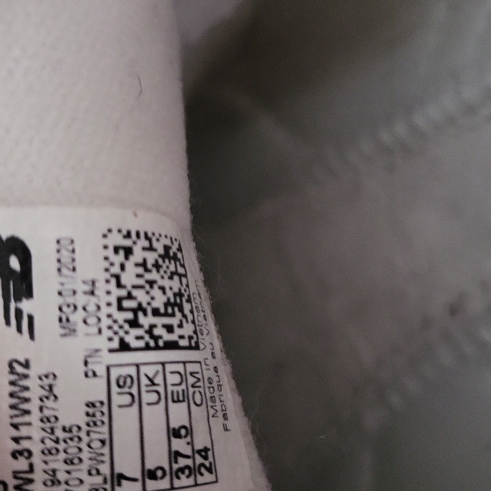 New Balance White Women's Sneakers - Picture 5 of 8